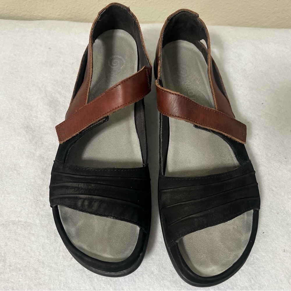 NAOT 'Papaki' Black Velvet & Brown Leather Mary Jane Sandals EU 39 | US 8.5 - Picture 4 of 12